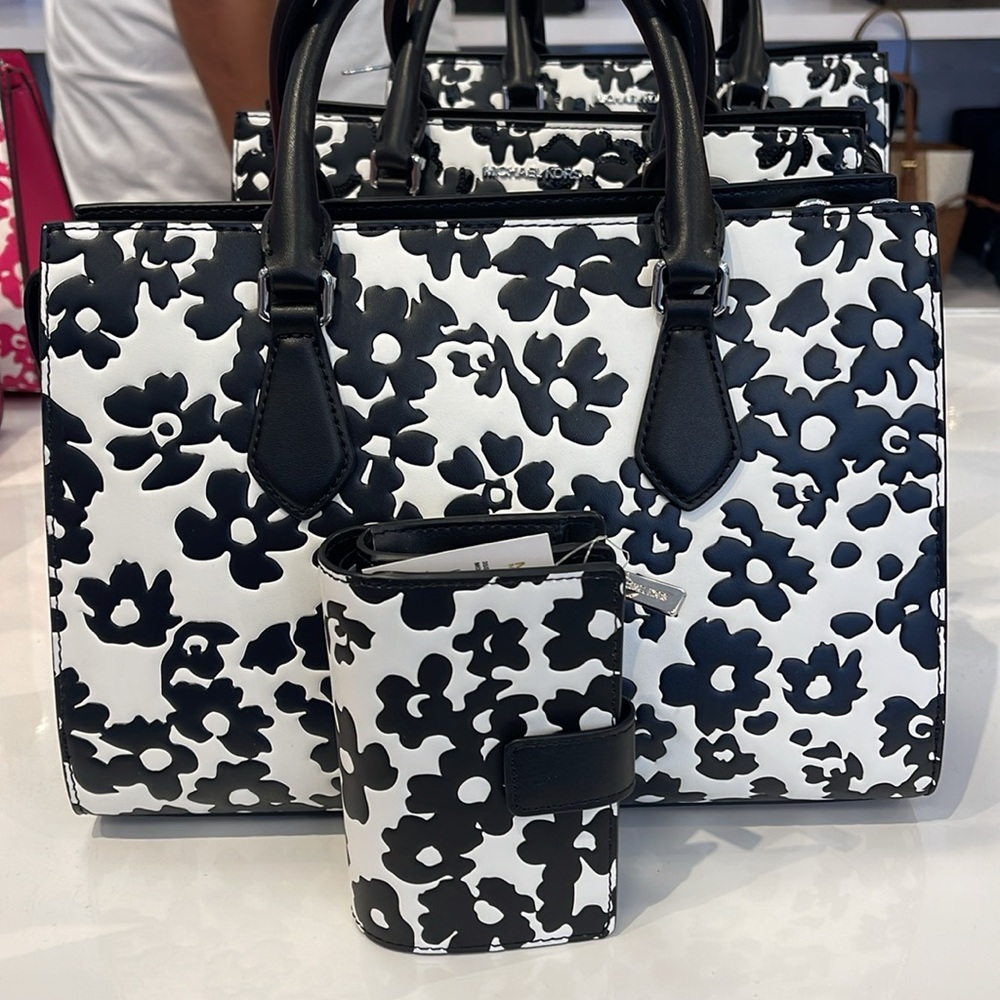 Michael Kors Sheila Md Sequined Floral Print CZ Satchel & JST Md Bi-Fold Wallet - Picture 8 of 16
